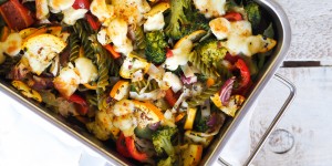 Beitragsbild des Blogbeitrags Erbsennudeln mit Gemüse aus dem Ofen und Mozzarella