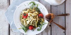 Beitragsbild des Blogbeitrags Pasta mit Grünkohlpesto – eine gesunde Versuchung 