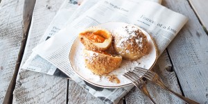 Beitragsbild des Blogbeitrags Wachauer Marillenknödel mit Nussbröseln 