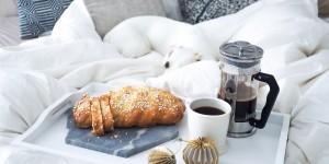 Beitragsbild des Blogbeitrags gesunder Topfenstriezel ohne Hefe