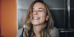 Beitragsbild des Blogbeitrags Zahngesundheit und warum ich auf Schallzahnbürsten setze.