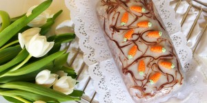 Beitragsbild des Blogbeitrags Osterspecial – Karottenkuchen (+ Backvideo)