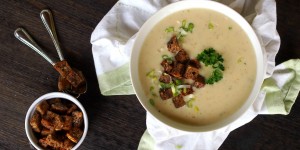 Beitragsbild des Blogbeitrags Spargelspecial – Spargelcremesuppe mit Croutons