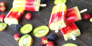 Beitragsbild des Blogbeitrags Sommerspecial – fruchtiges Regenbogeneis