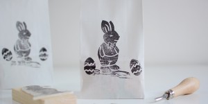 Beitragsbild des Blogbeitrags DIY: Ostersackerl bestempeln