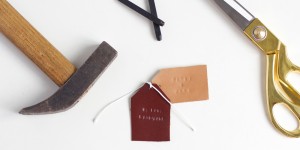 Beitragsbild des Blogbeitrags DIY: Kofferanhänger aus Leder