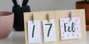 Beitragsbild des Blogbeitrags DIY: Tischkalender aus Holz 