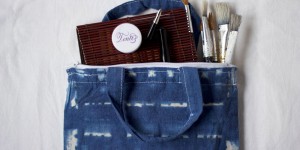 Beitragsbild des Blogbeitrags DIY: Shibori-Tasche für Utensilien 