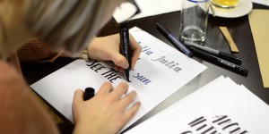 Beitragsbild des Blogbeitrags Save the Date: Stickbilder Abendkurs & Brush und Hand Lettering Intensivkurs im Oktober