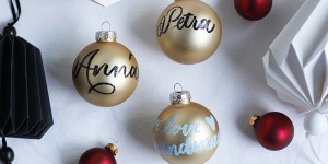 Beitragsbild des Blogbeitrags Kalligraphie-DIY: Christbaumkugeln mit Embossing-Technik beschriften