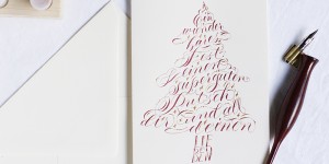 Beitragsbild des Blogbeitrags Kalligraphie-DIY: Weihnachtskarte in Baumform schreiben 
