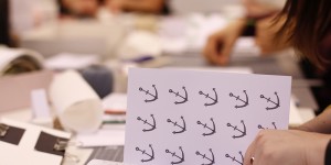 Beitragsbild des Blogbeitrags we love Workshop: Notizhefte binden & Blöcke leimen – unser Workshop im Jänner!