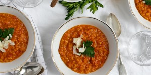 Beitragsbild des Blogbeitrags Rezept: Vegane Protein-Tomatensuppe