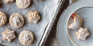 Beitragsbild des Blogbeitrags Gastblogger-Rezept: Mandelkekse mit Hagebuttenmarmelade