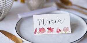 Beitragsbild des Blogbeitrags DIY: Tischkarten mit Aquarell und Brush Lettering