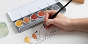 Beitragsbild des Blogbeitrags Aquarellmalerei-DIY: Farbkarte erstellen