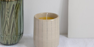 Beitragsbild des Blogbeitrags DIY: Bienenwachskerze gießen