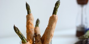 Beitragsbild des Blogbeitrags Food: Eat Seasonal – Spargel im Teigmantel 