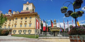 Beitragsbild des Blogbeitrags Schloss Esterházy und Garten: Auf Kurzbesuch in Eisenstadt