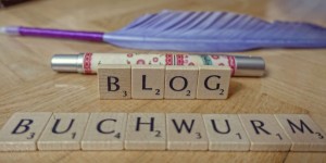 Beitragsbild des Blogbeitrags 15 Fragen, 15 Antworten vom Buchblog Buchwurm