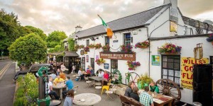 Beitragsbild des Blogbeitrags Seemannsgarn spinnen – eine alte Tradition in Irland