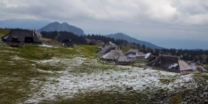 Beitragsbild des Blogbeitrags Velika Planina – Sloweniens romantische Hochalm der Hirten 