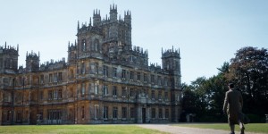 Beitragsbild des Blogbeitrags Auf den Spuren von Downton Abbey durch Großbritannien reisen 