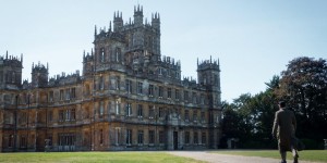 Beitragsbild des Blogbeitrags Auf den Spuren von Downton Abbey durch Großbritannien reisen