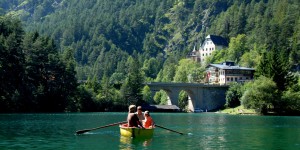 Beitragsbild des Blogbeitrags 6 mal romantisch übernachten im Schlosshotel oder Herrenhaus am See 