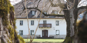Beitragsbild des Blogbeitrags Fang mit dem Ende an … Ein Schreib-Retreat auf Gut Trögern
