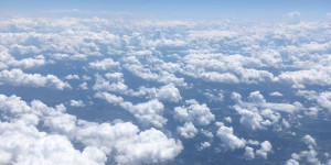 Beitragsbild des Blogbeitrags Komfort über den Wolken: Mit dem Privatjet Unvergessliches erleben