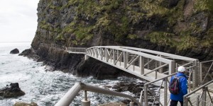 Beitragsbild des Blogbeitrags The Gobbins in Nordirland: Wandern über den Wellen