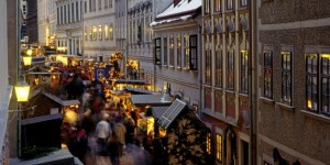 Beitragsbild des Blogbeitrags Ultimate Christmas Market Guide in Vienna 