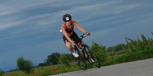 Beitragsbild des Blogbeitrags Zwischen Beruf, Training, Verein und Privatleben – Obfrau mit großem Herzen für den Triathlonsport