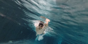 Beitragsbild des Blogbeitrags Magenkrämpfe nach dem Schwimmen – Ursachen und Tipps