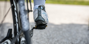 Beitragsbild des Blogbeitrags „Taube“ Zehen und schmerzende Füße beim Rennrad fahren