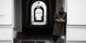 Beitragsbild des Blogbeitrags Outfit Post: Boxy Look mit Bloodbrother und Dr. Martens X William Blake
