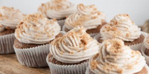 Beitragsbild des Blogbeitrags Vegan Gingerbread Cupcakes 
