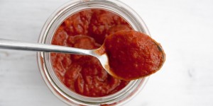Beitragsbild des Blogbeitrags Vegan Date-Sweetened BBQ Sauce