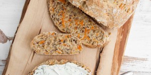 Beitragsbild des Blogbeitrags Mixed Flour Carrot Bread 