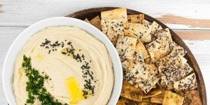Beitragsbild des Blogbeitrags 9 Easy Vegan Cracker Recipes
