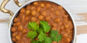 Beitragsbild des Blogbeitrags 15-Minute Chickpea Curry (Vegan) 