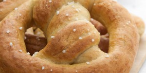 Beitragsbild des Blogbeitrags Vegan Soft Baked Pretzels
