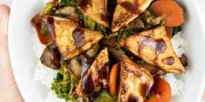 Beitragsbild des Blogbeitrags Hoisin Glazed Tofu Stir Fry 