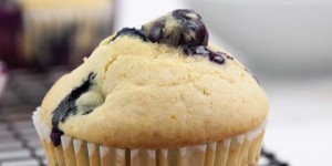 Beitragsbild des Blogbeitrags Vegan Blueberry Marzipan Muffins 