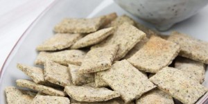 Beitragsbild des Blogbeitrags Healthy Seed Crackers 