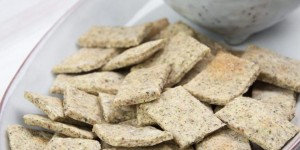 Beitragsbild des Blogbeitrags Healthy Seed Crackers