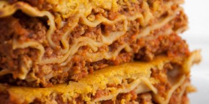 Beitragsbild des Blogbeitrags Vegan Lasagna with Nooch Cheese 