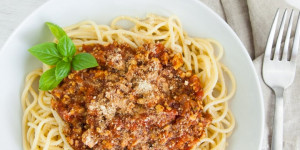 Beitragsbild des Blogbeitrags Tempeh Bolognese – ready in 15 minutes