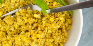 Beitragsbild des Blogbeitrags Golden Cauliflower Rice